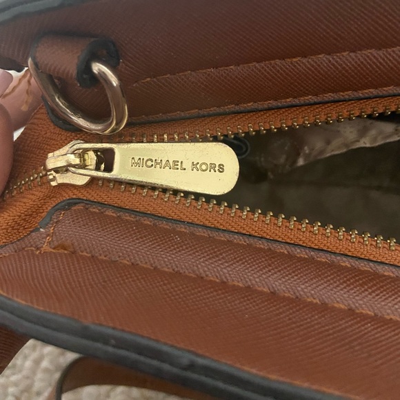 MICHAEL KORS saffiano leather bag - Picture 7 of 8